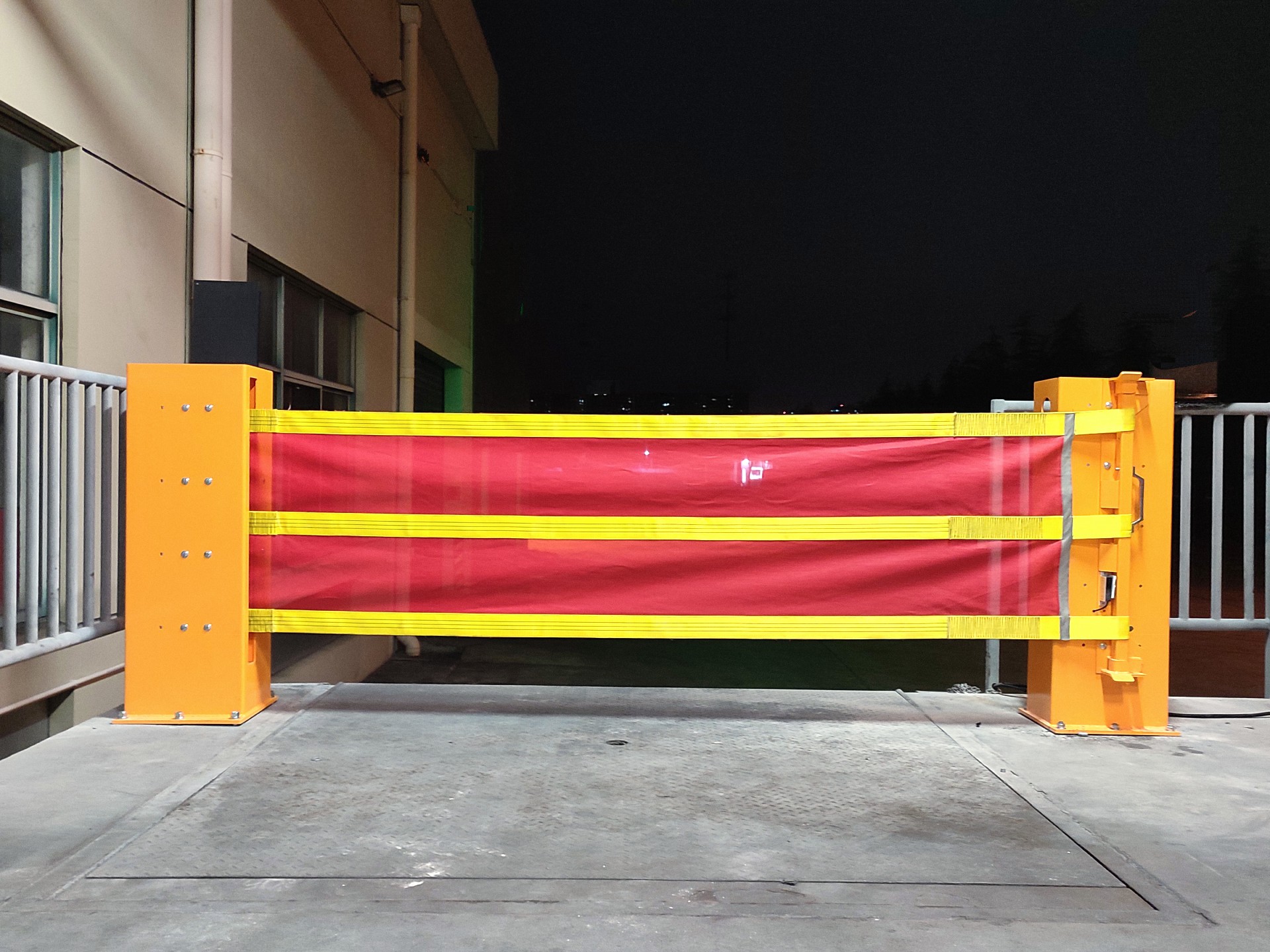 FHL-3500 Tough crash barrier